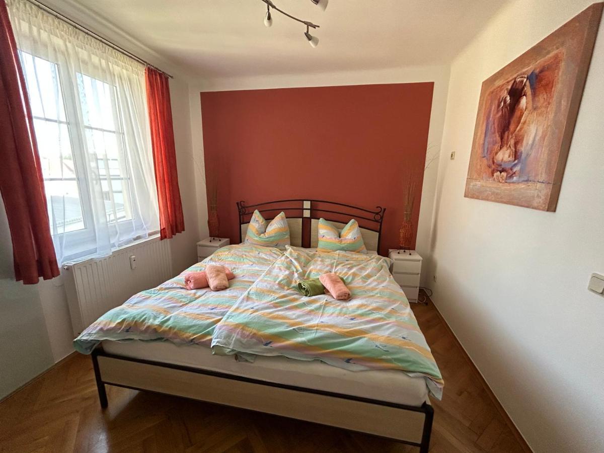 Grosse Ferienwohnung 克拉根福 外观 照片