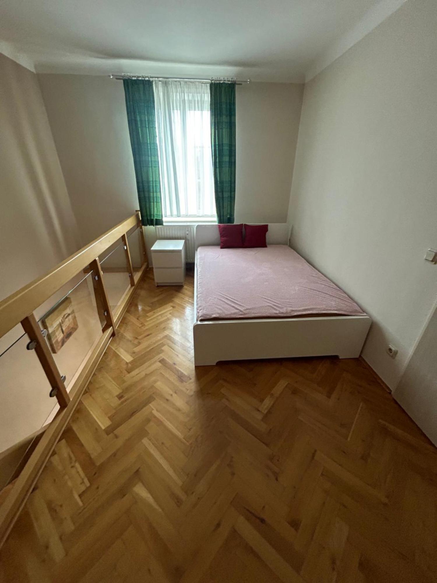 Grosse Ferienwohnung 克拉根福 外观 照片